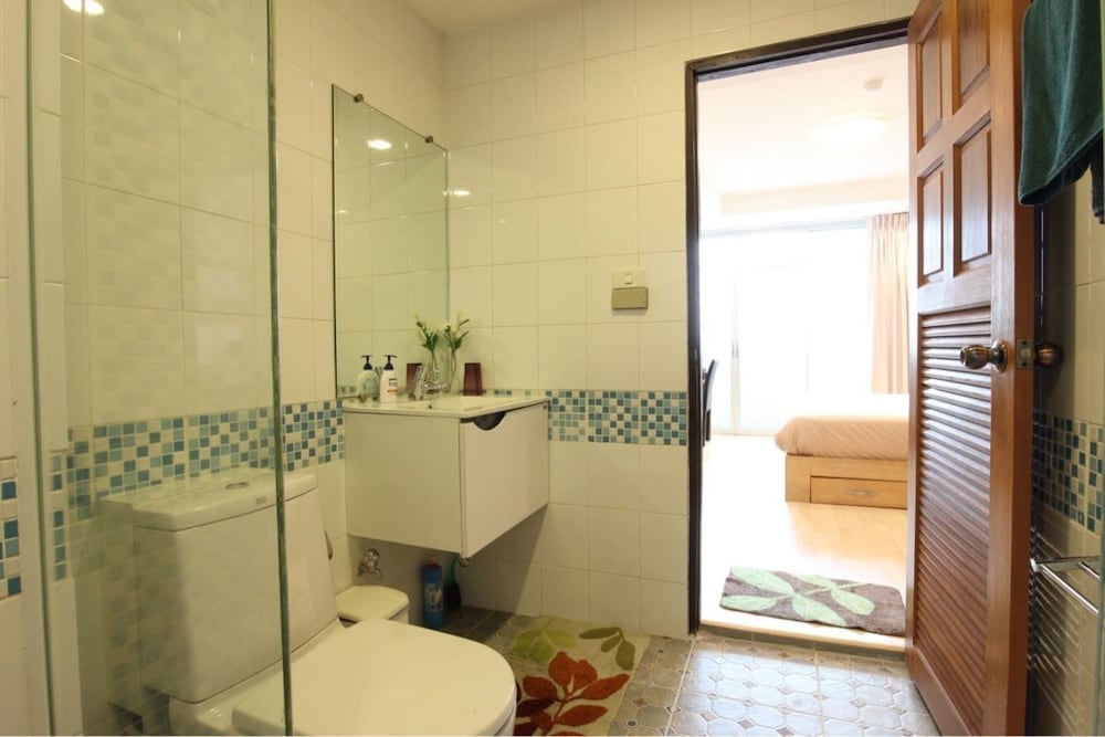 Serena Sathorn Suites 41/44