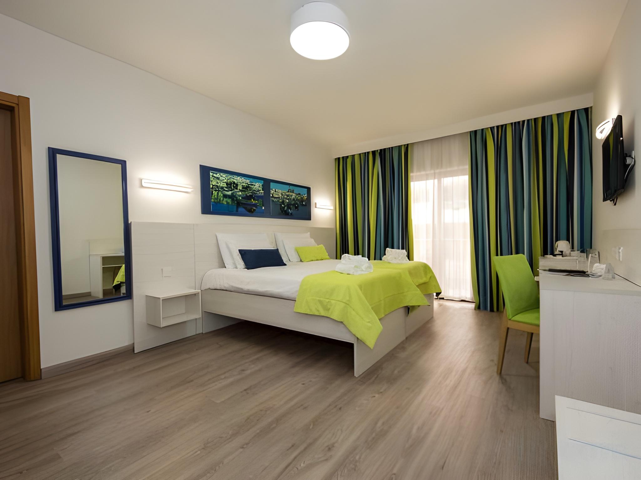 Room, Triple, 3 Beds