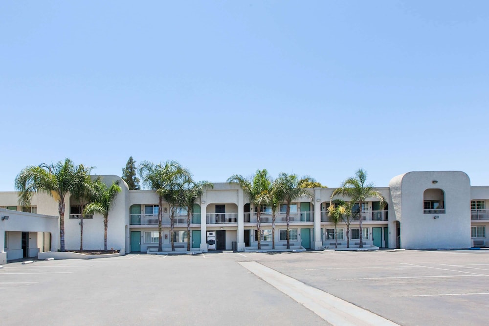 Travelodge By Wyndham Los Banos CA 4/26