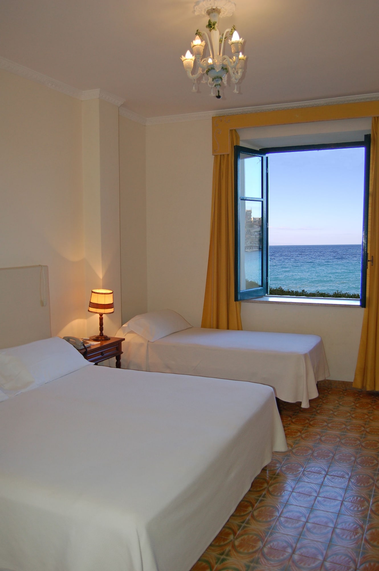ECONOMY, TRIPLE, SEA VIEW