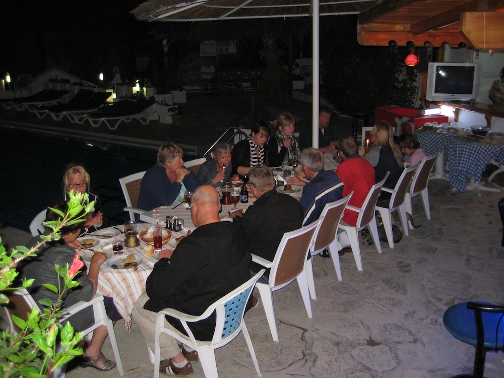 Dasis Hotel & Suites 25/40