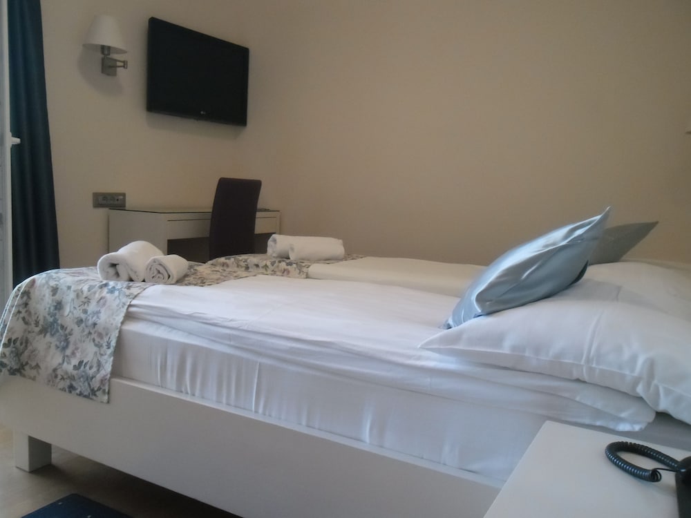 Hotel Pleter 47/77
