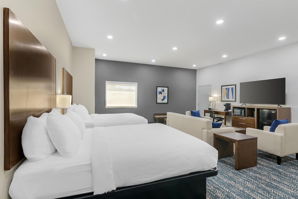 Suite, Multiple Beds, Sofa