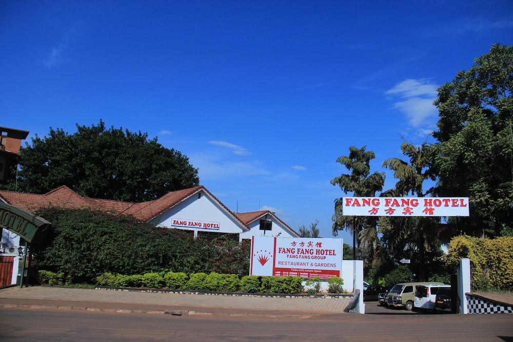 Fang Fang Hotel 40/50