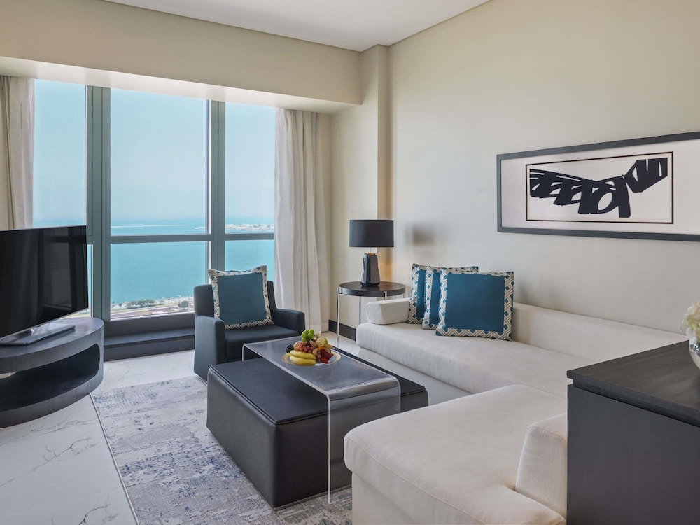 Sofitel Abu Dhabi Corniche 46/66