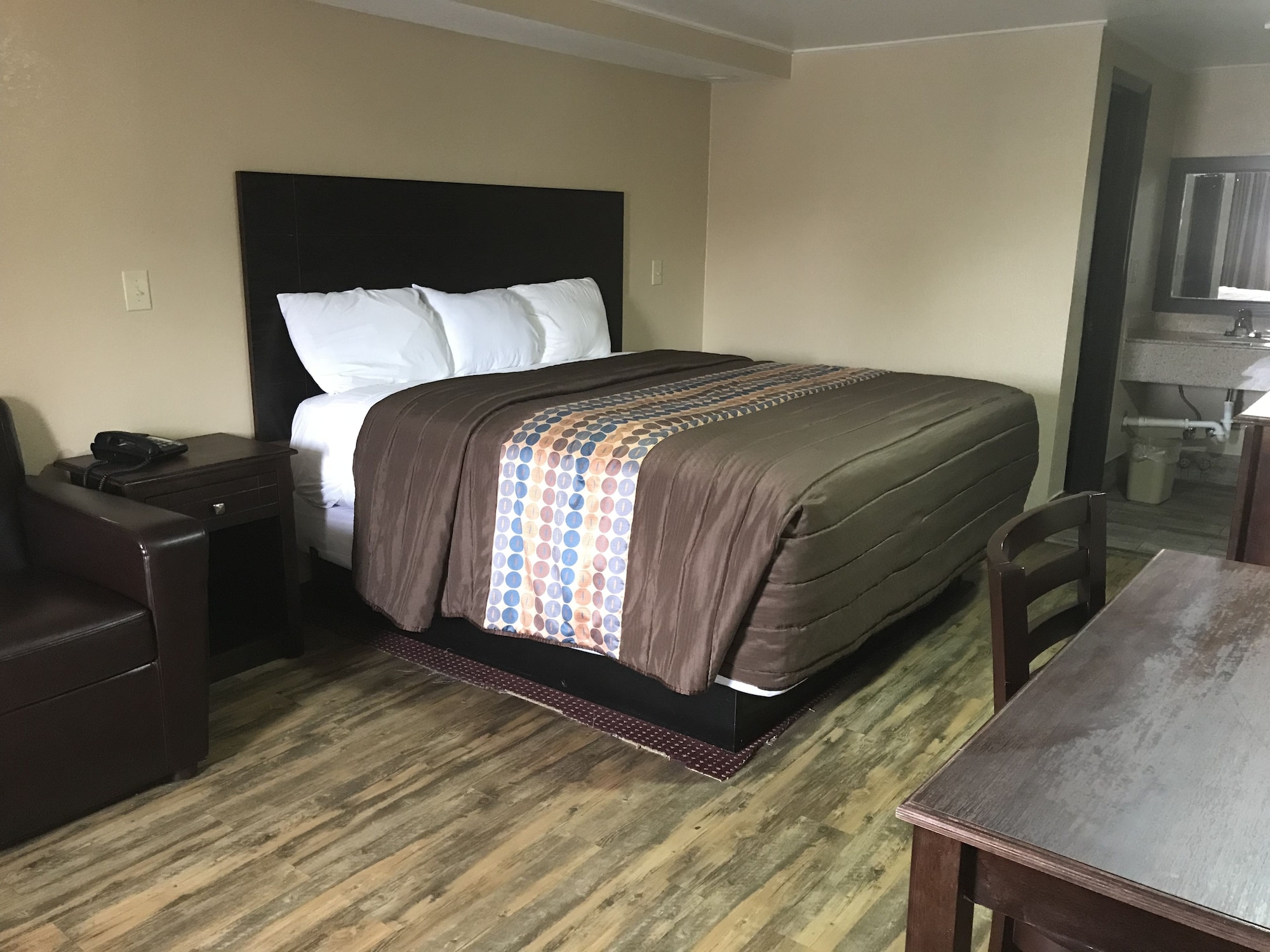 BASIC, SINGLE, KING BED