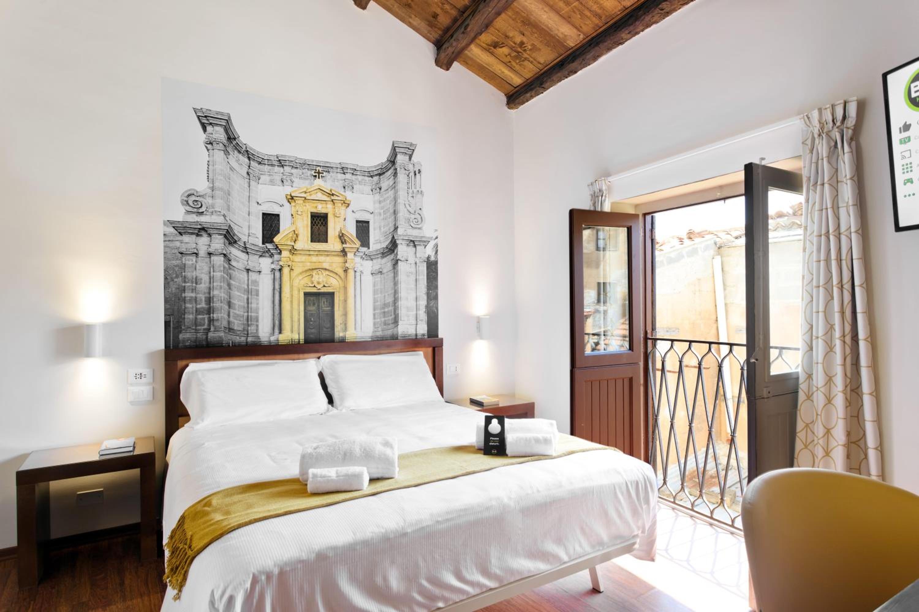 جناح جونيور، B&B Hotel Palermo Quattro Canti 2/9