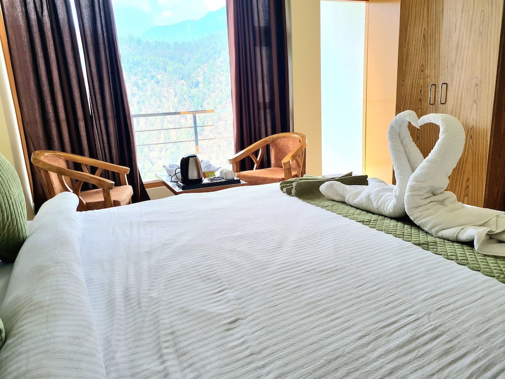 Amritara Sun Inn, Phata 25/40