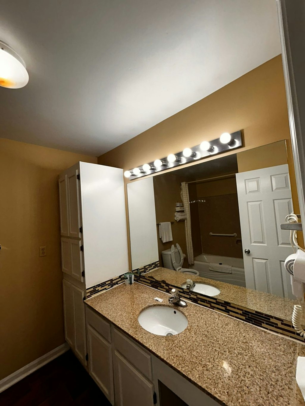 Plantation Oaks Suites & Inn Millington 31/36