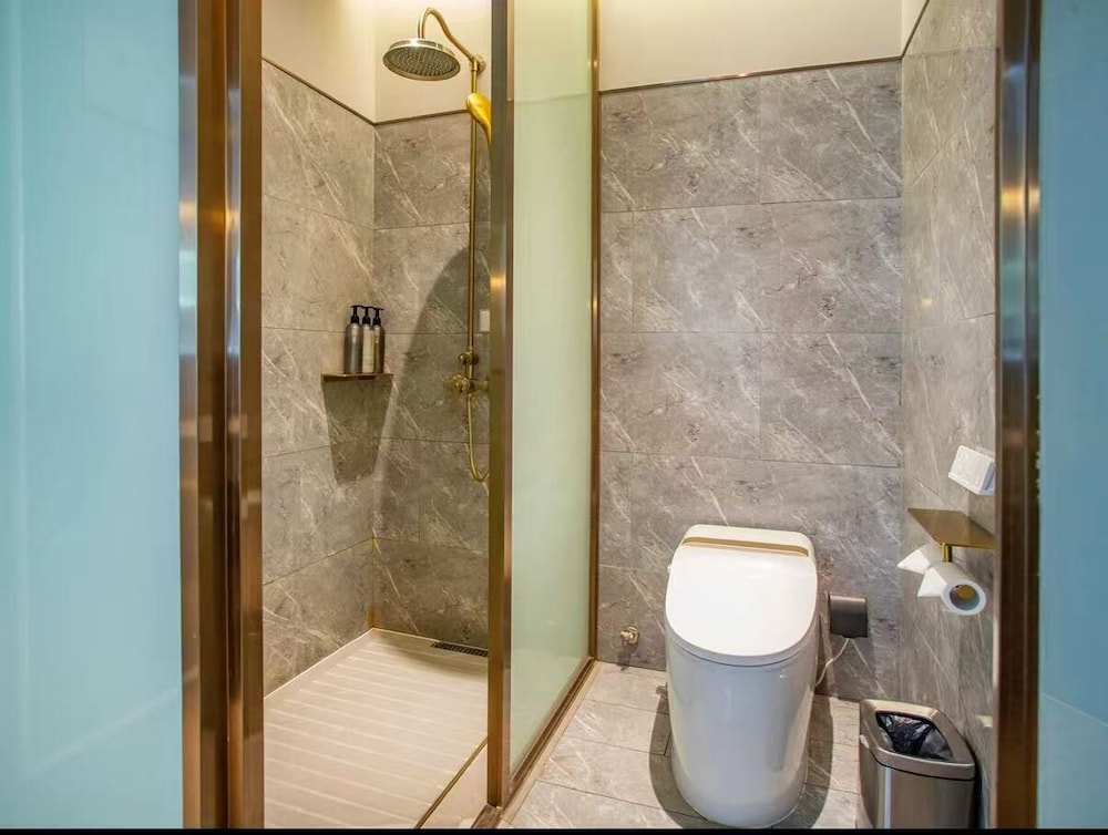 Mercure Shanghai Waigaoqiao Free Trade Zone 38/45