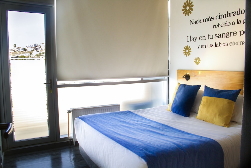 Verso Hotel 8/50