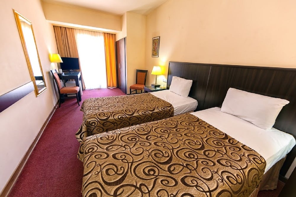 C Hotel 12/59