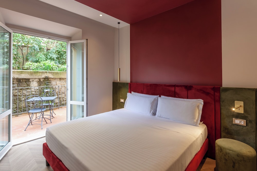 PHOTOGRAPH, DOUBLE BED, BALCONY