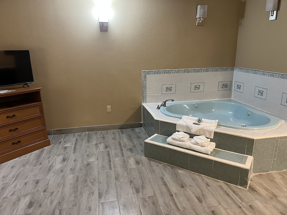 swimming pool spa