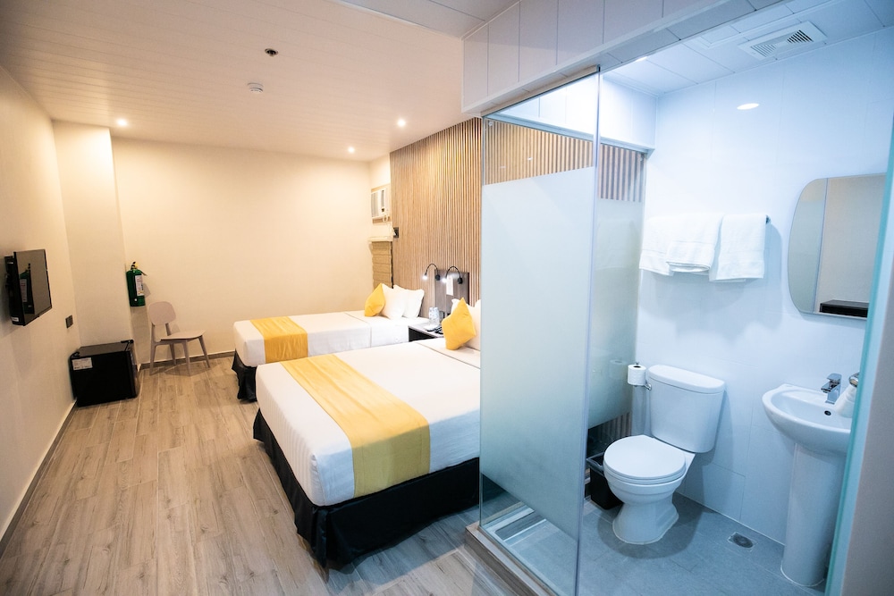 CITY POD HOTEL 40/40