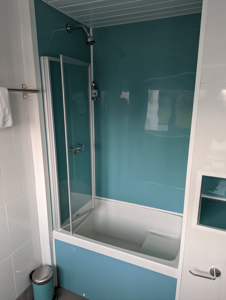 OYO Mayfair Hotel Isle of Wight 53/60