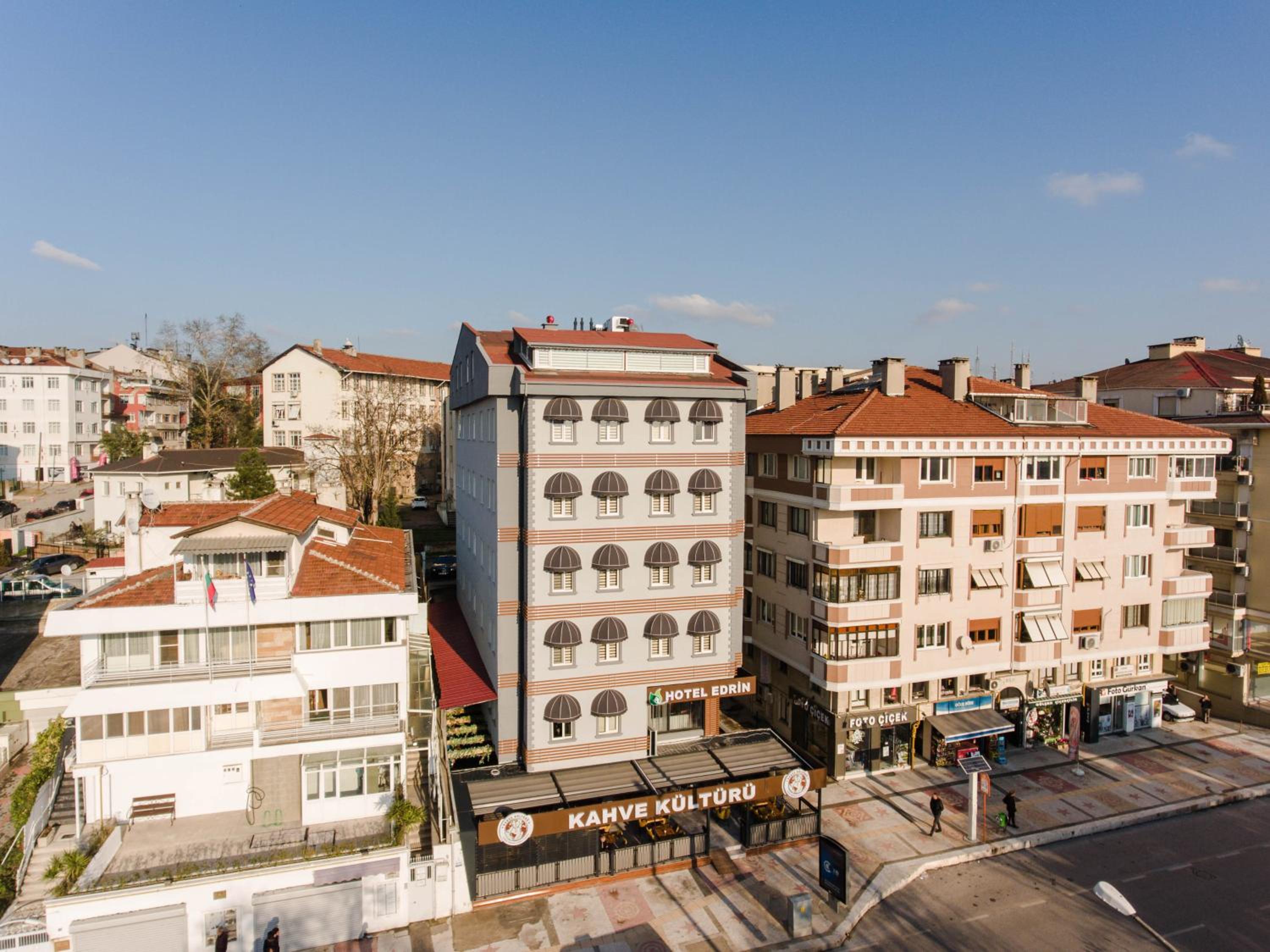 Edrin Hotel 4/32