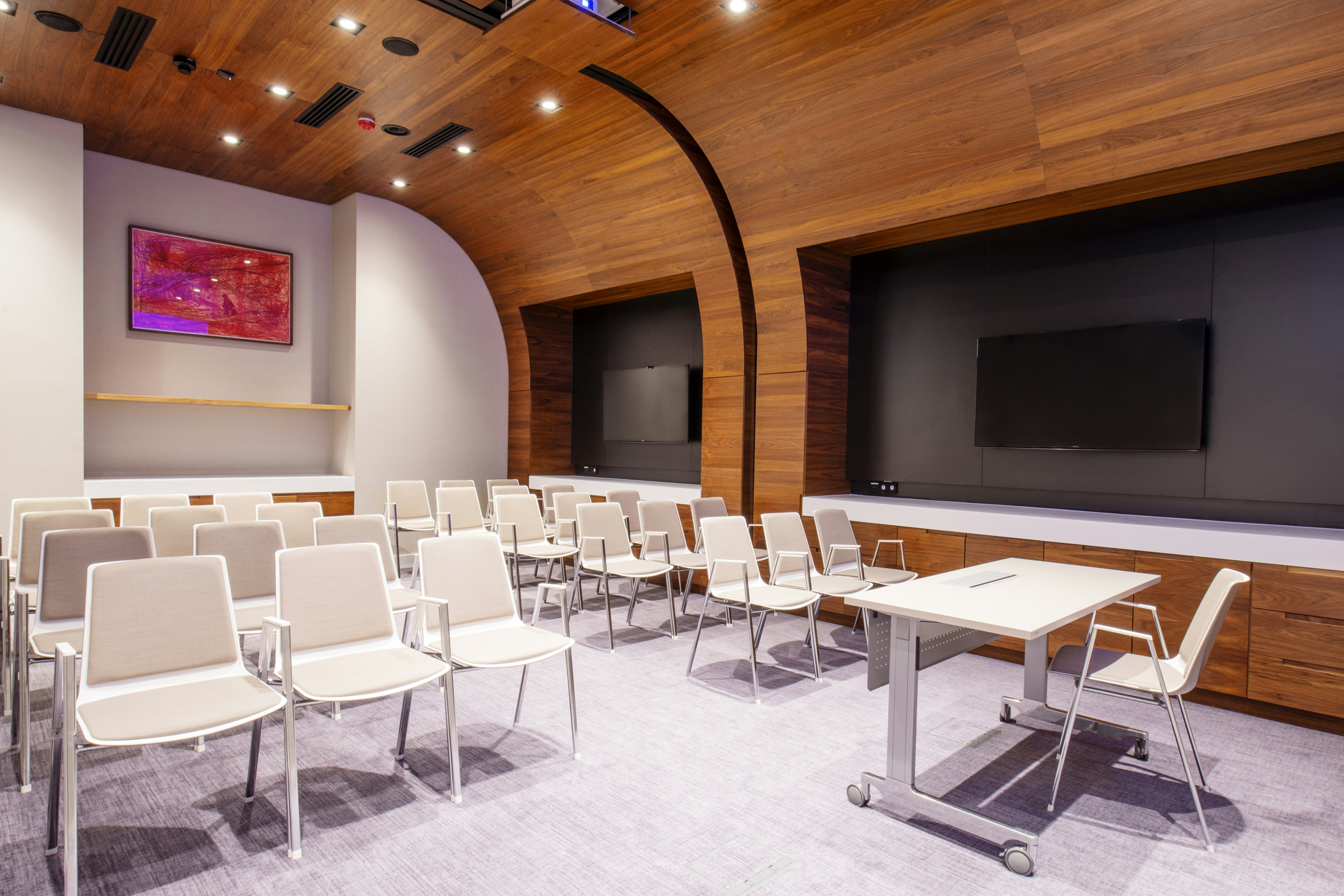 Doubletree By Hilton Wroclaw 68/77