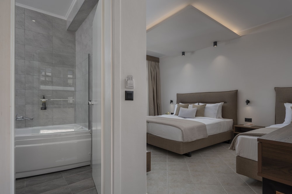 Alia Palace - Adults Only 17/50