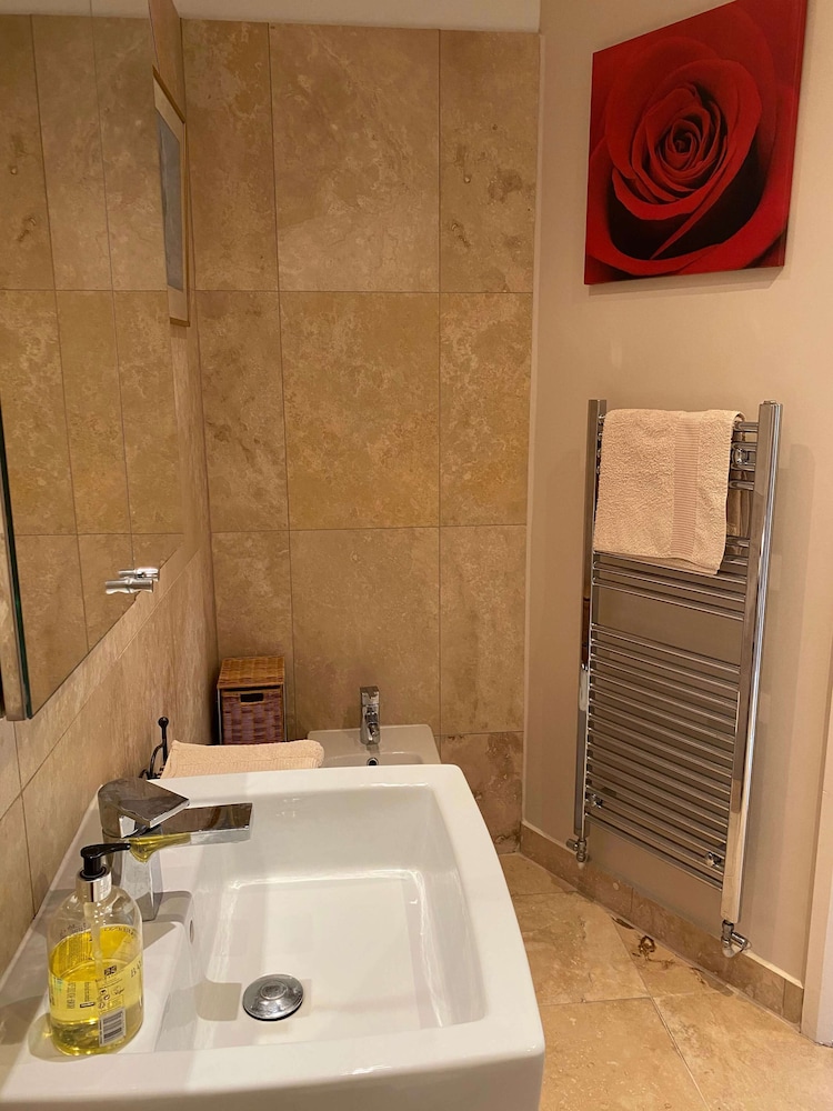 Orchard Side Bed And Breakfast 49/50