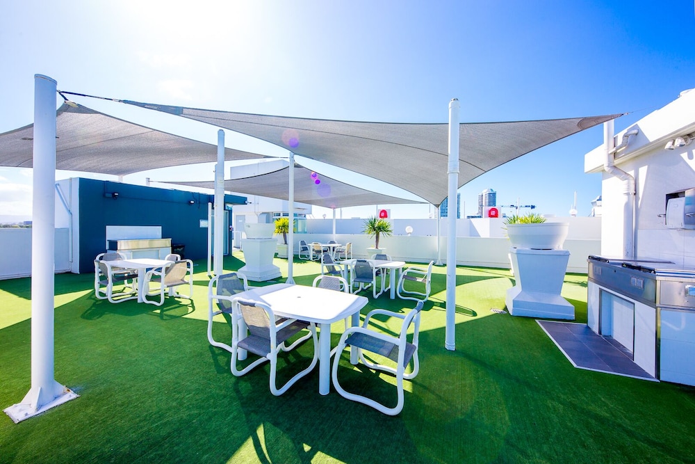 Atrium Resort 54/70