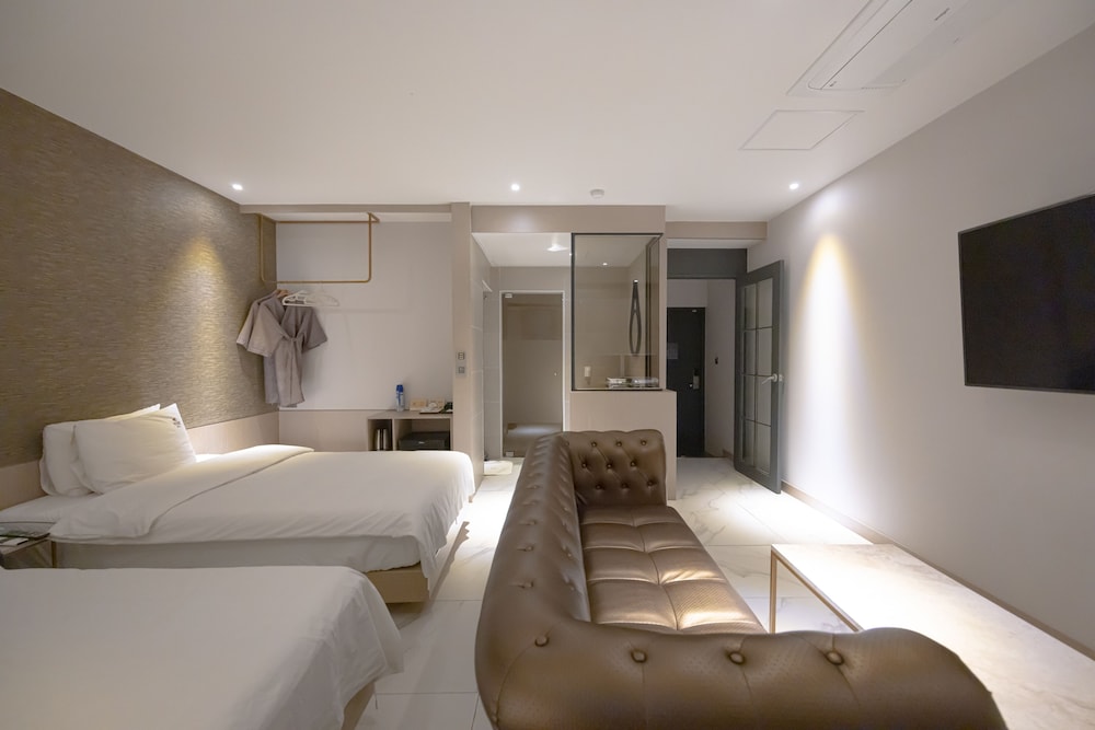 Hound Hotel Seomyeon-Bumcheon 10/50