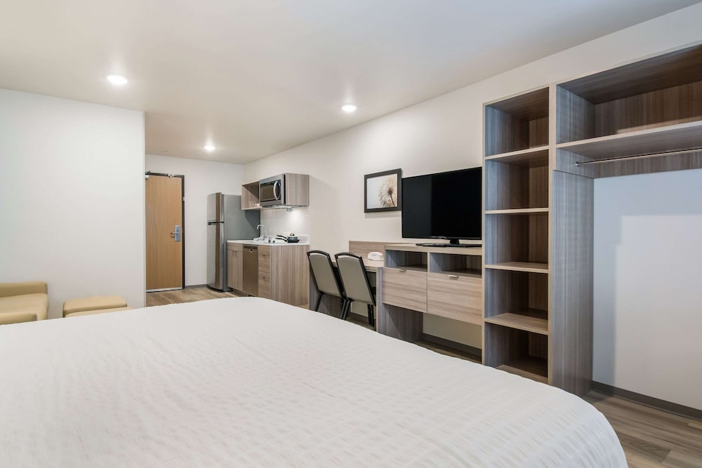 Standard, King Bed, Sofa