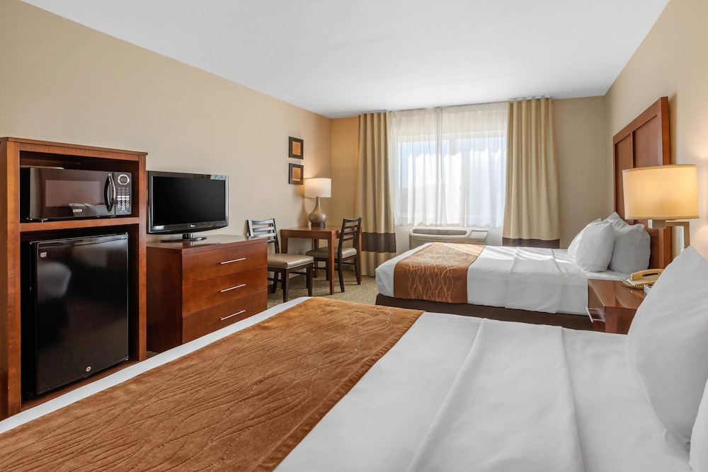 Comfort Inn & Suites Near Temecula Wine Country 15/30