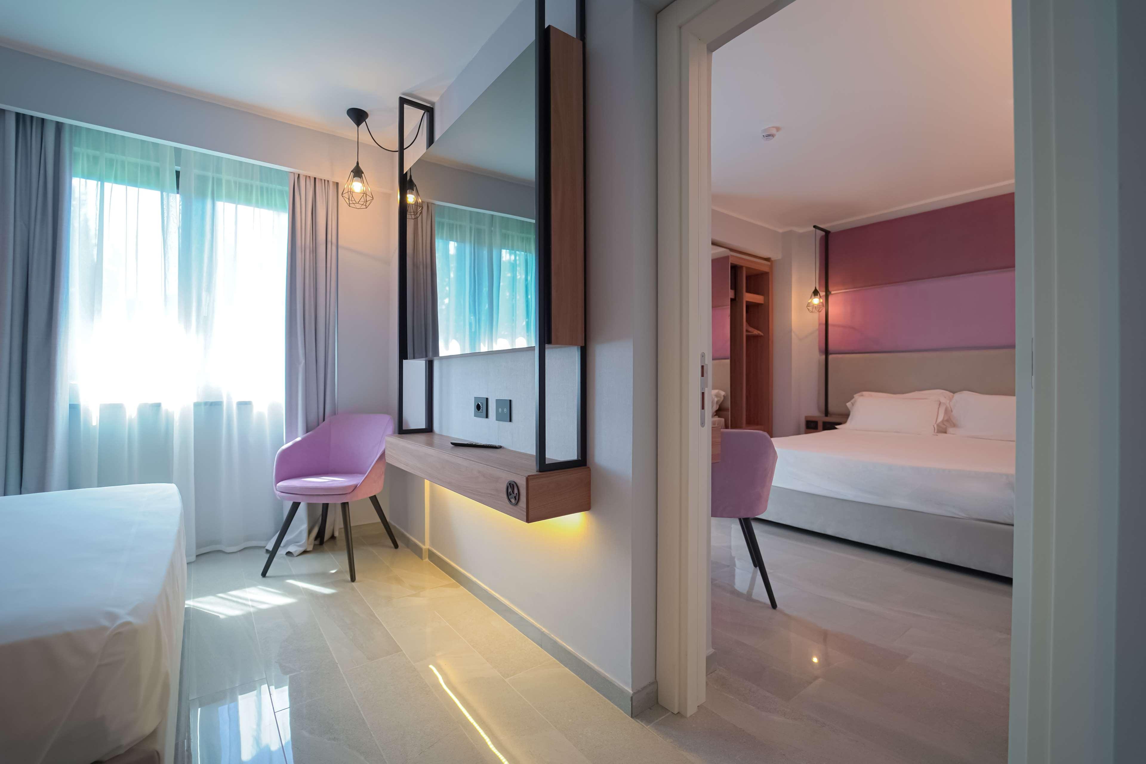 Connecting, Family, 2 Queen Beds, 2 Bathrooms، Best Western Plus Sabaudia Hotel & Spa 3/4