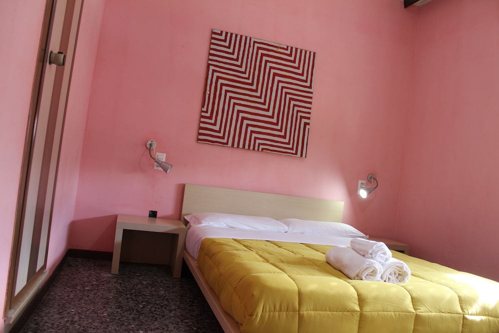 Hotel Colombo 12/59