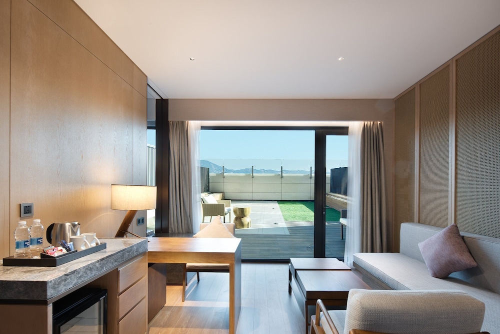 Crowne Plaza Zunhua Hot Spring Town 45/71