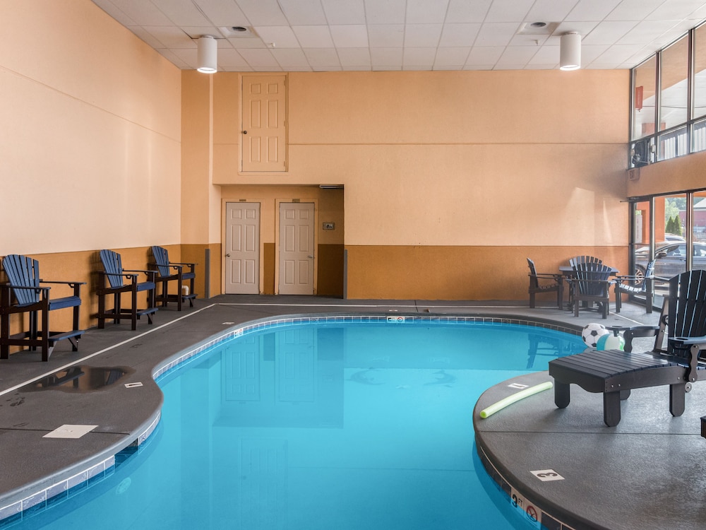 Mountain Vista Inn and Suites 5/57