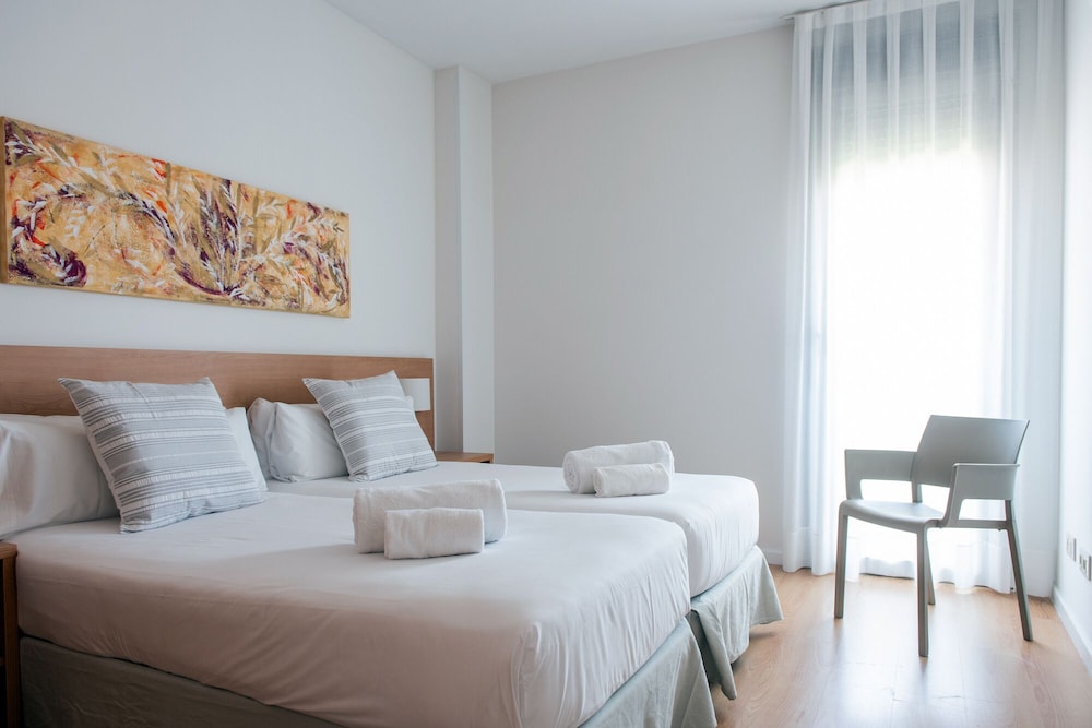 Aura Park Aparthotel 46/69