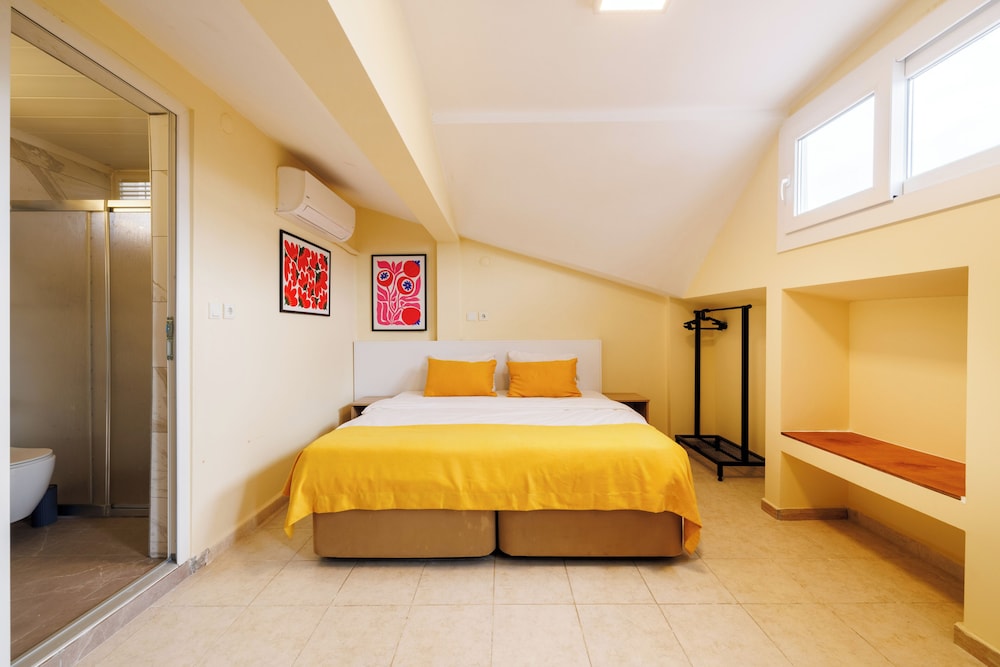 Ten Apart Hotel 31/76
