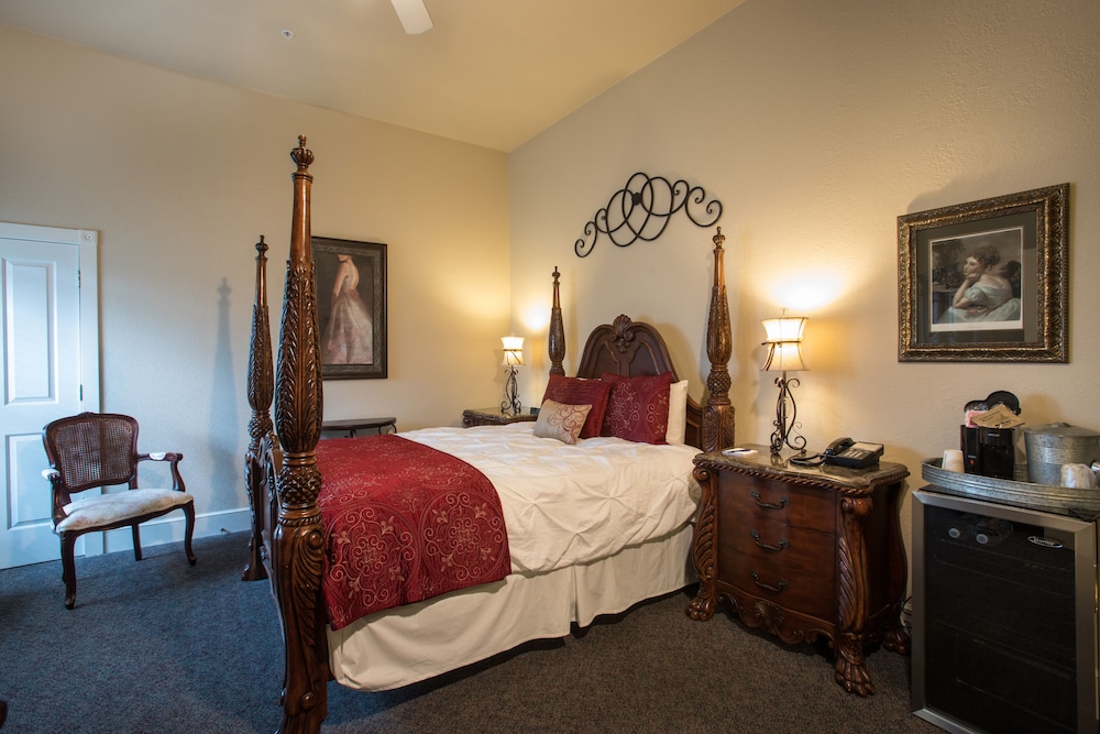 Gruene River Hotel & Retreat 8/50