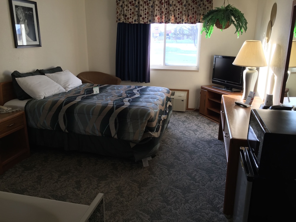 Super 8 By Wyndham Escanaba 18/39