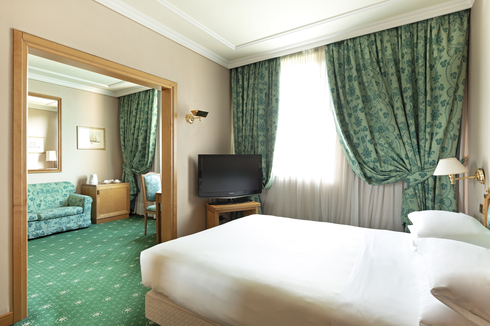 ROOM, TRIPLE
