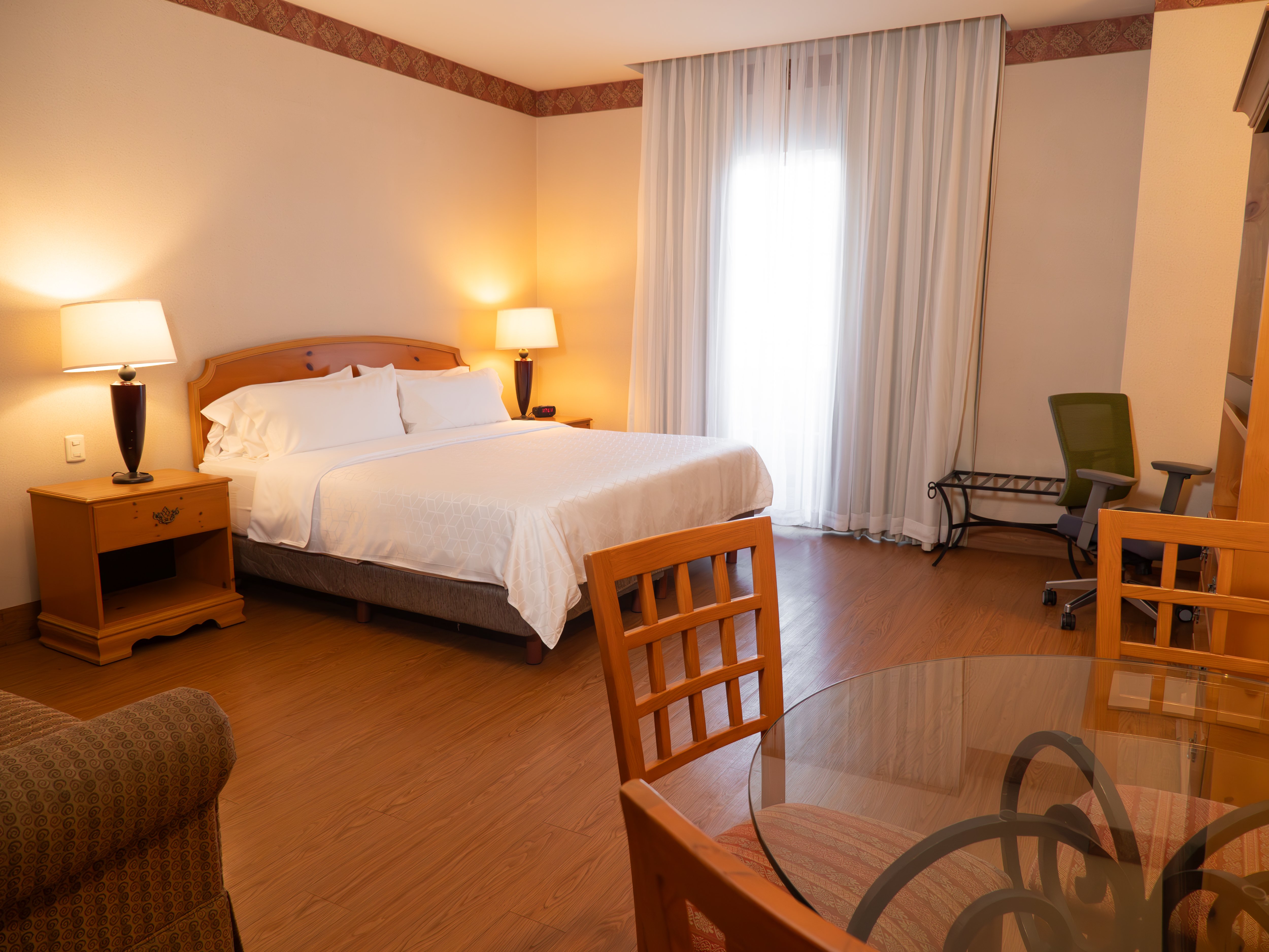 Executive, King Bed