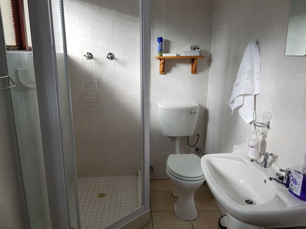 Valley Heights Guest House B&B 24/29