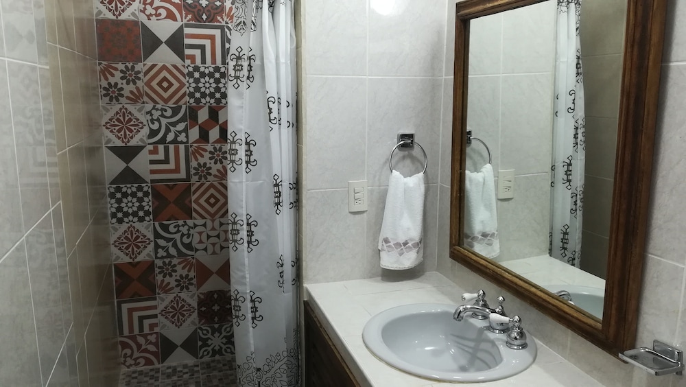 Posada Ocho Barrios 50/50