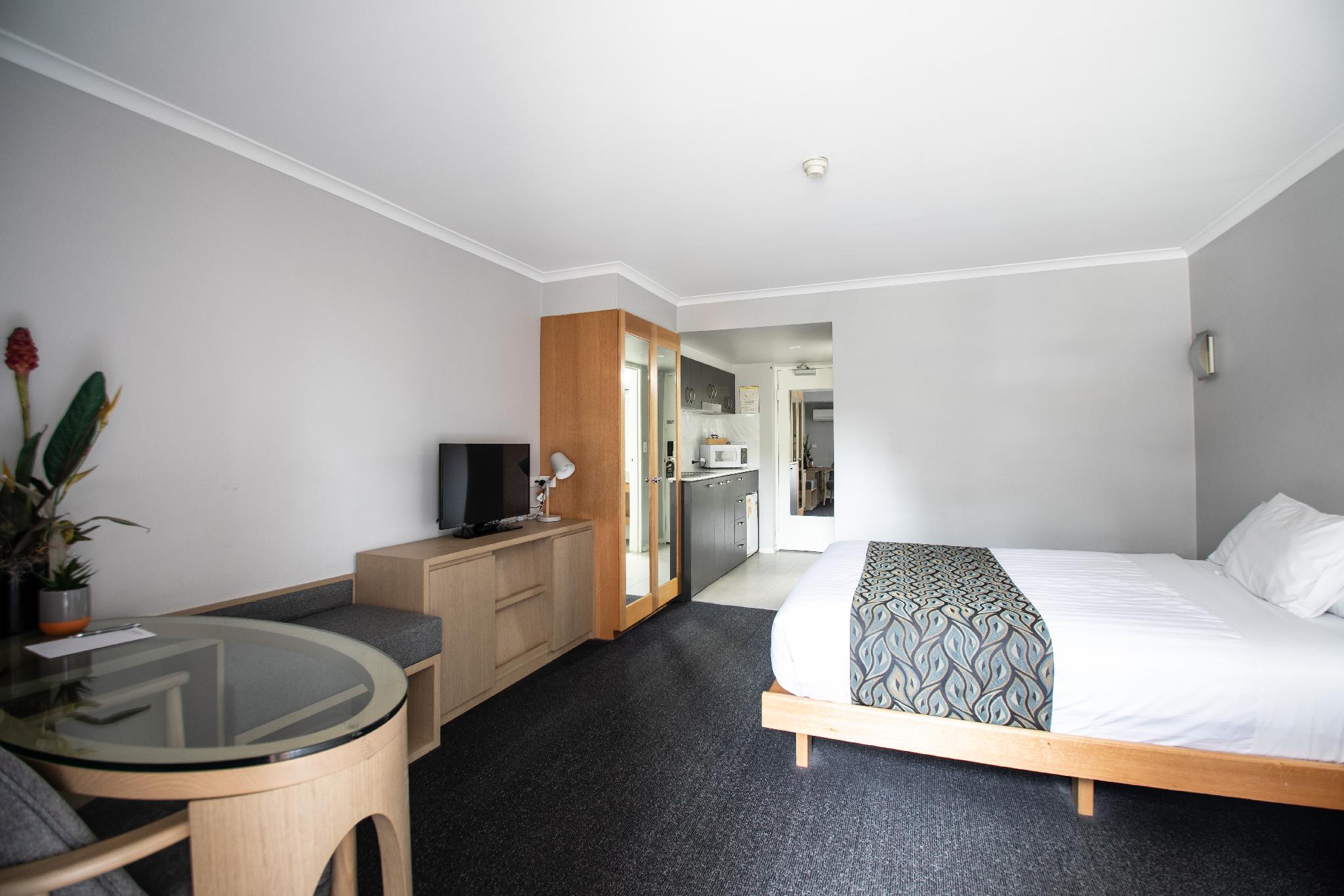 Room, Queen Bed, Accessible