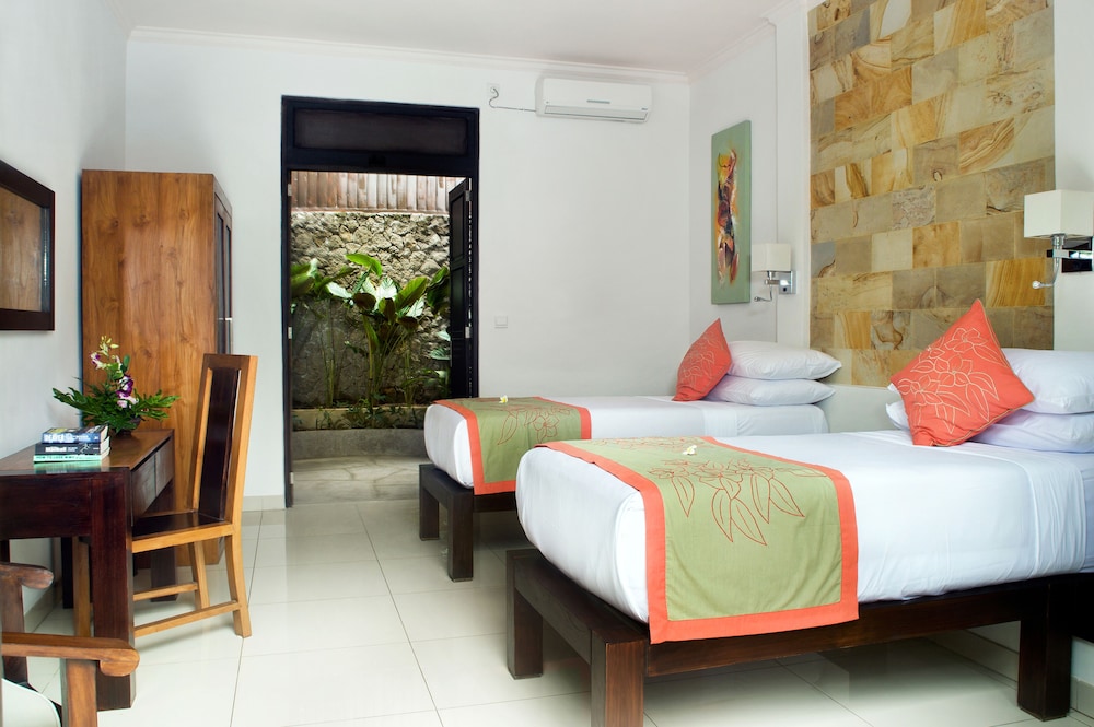 3 BEDROOMS, VILLA, PRIVATE POOL