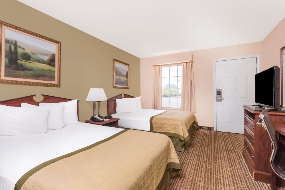 Baymont By Wyndham Albany At Albany Mall 6/22