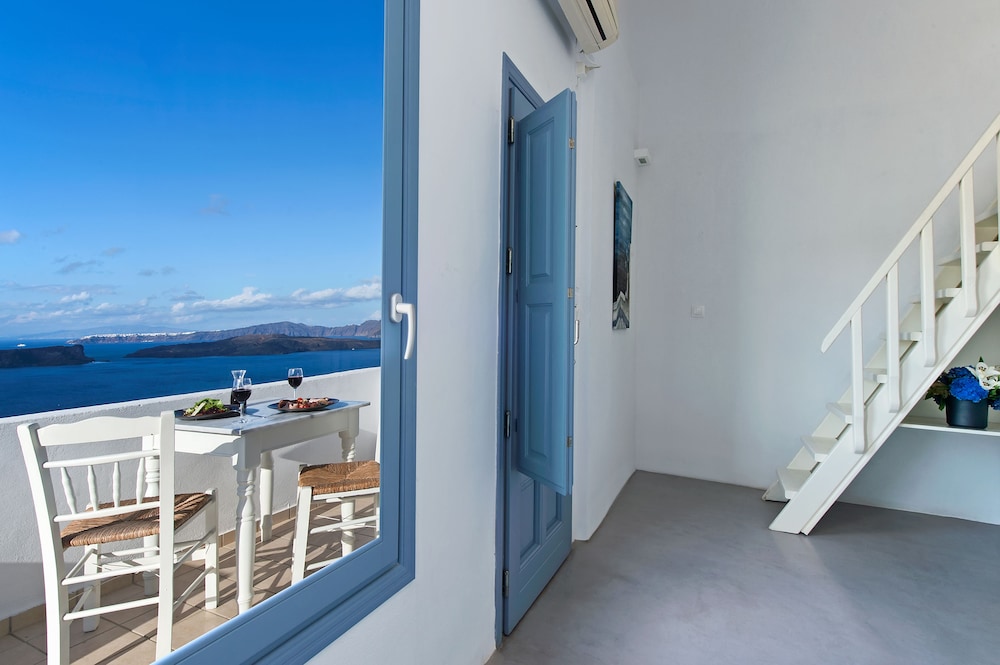 Apanemo Hotel and Suites 4/59