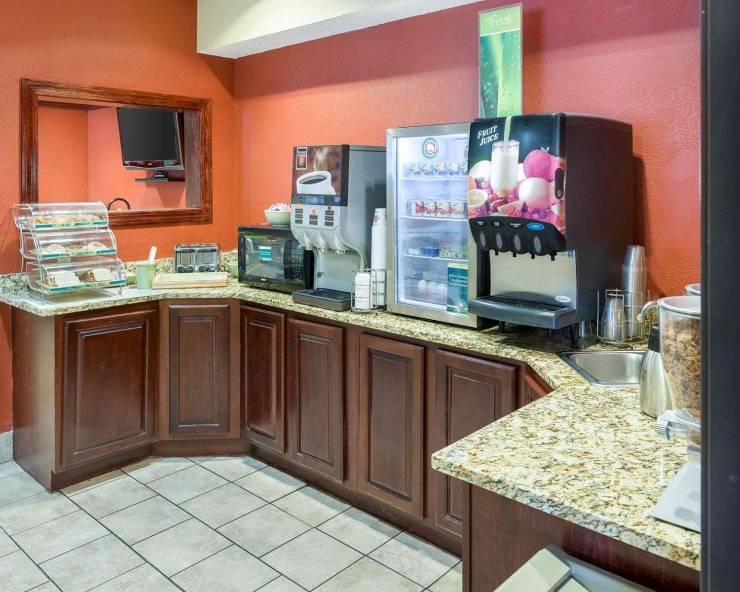 Quality Inn Lakeville North, MN 29/29