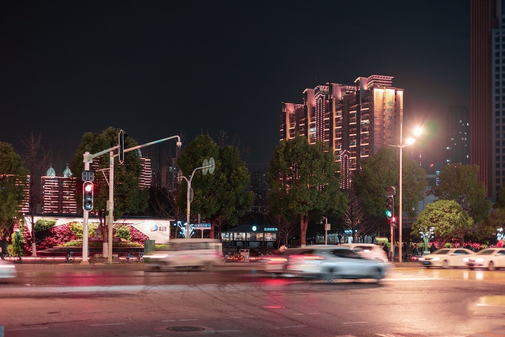 Voco Wuhan Xinhua 5/81