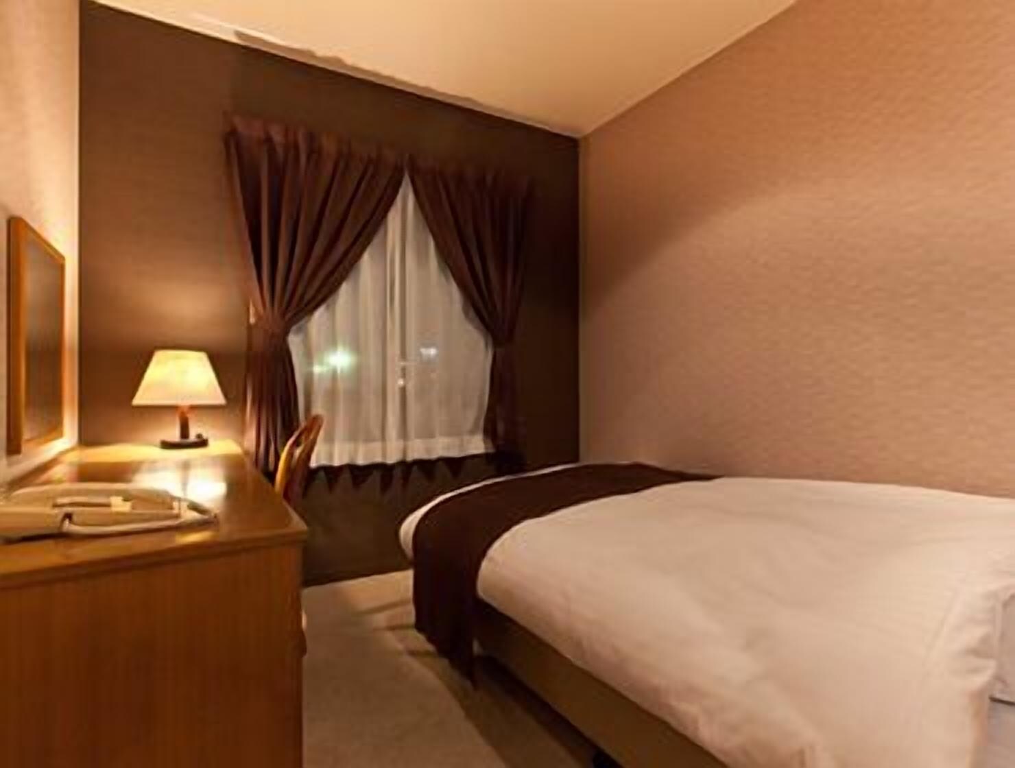 ROOM, SINGLE