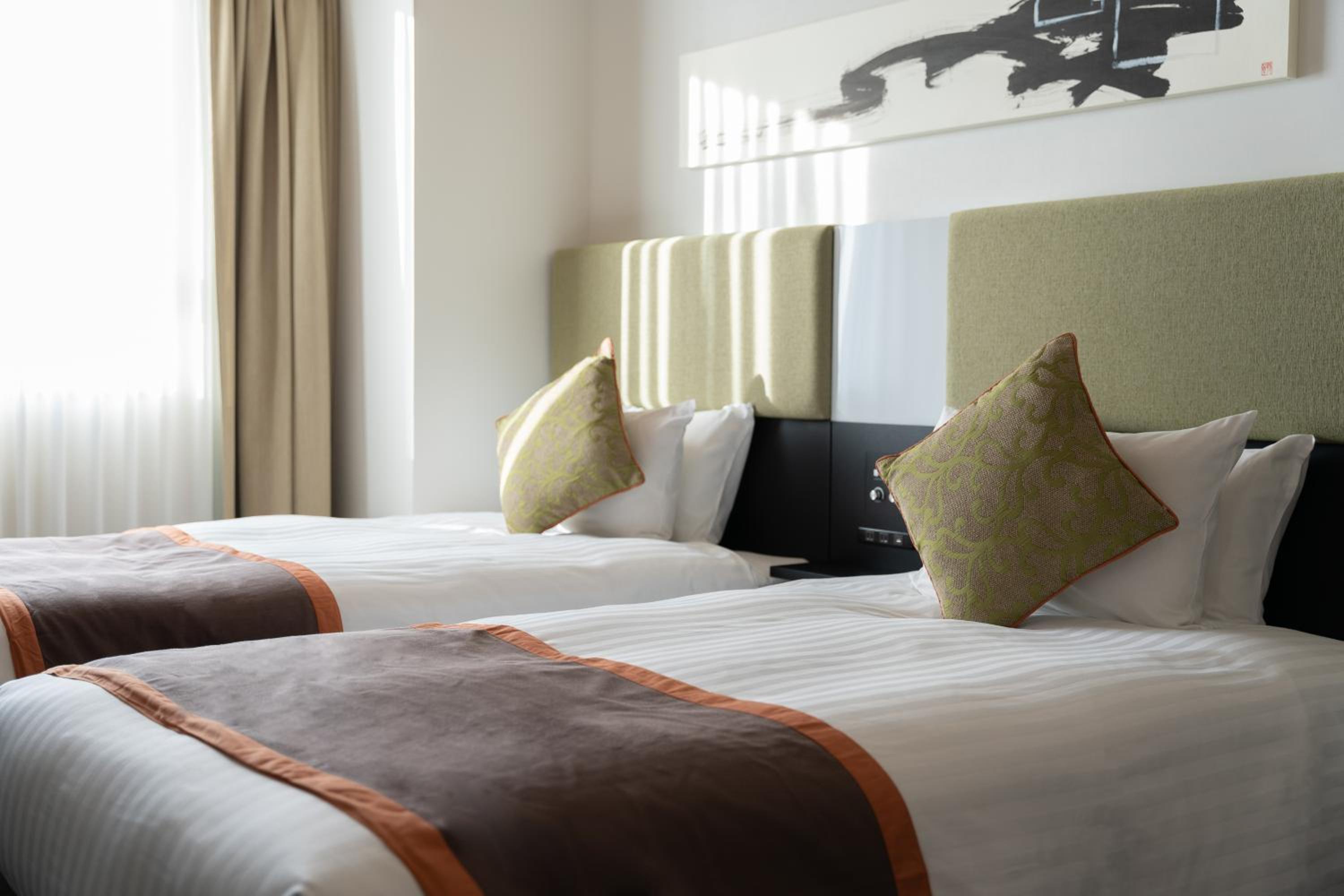 SUPERIOR, TWIN BEDS