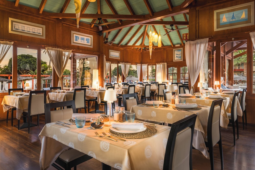 Elba Carlota Beach & Convention Resort 55/72