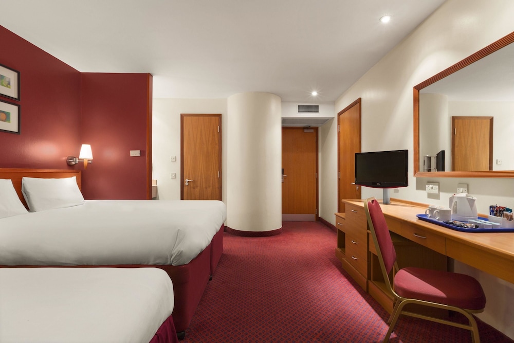 Days Inn by Wyndham Stevenage North 13/24